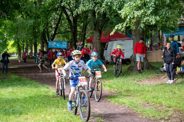 Na kole Schulzovými sady – jaro 2026 (foto Carla.kupkolo)