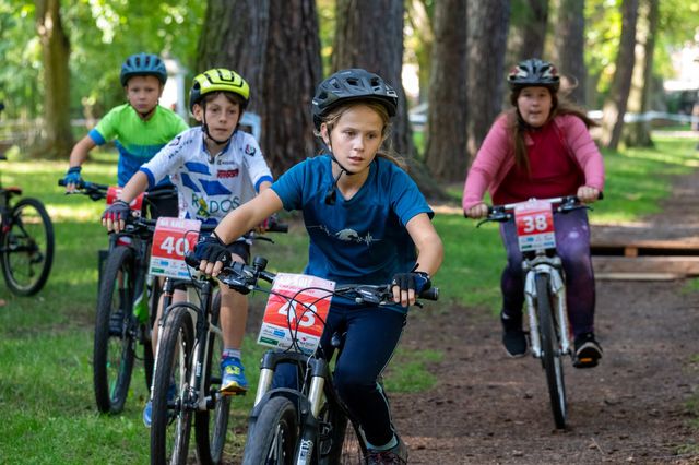 Na kole Schulzovými sady – podzim 2026 (foto Carla.kupkolo)